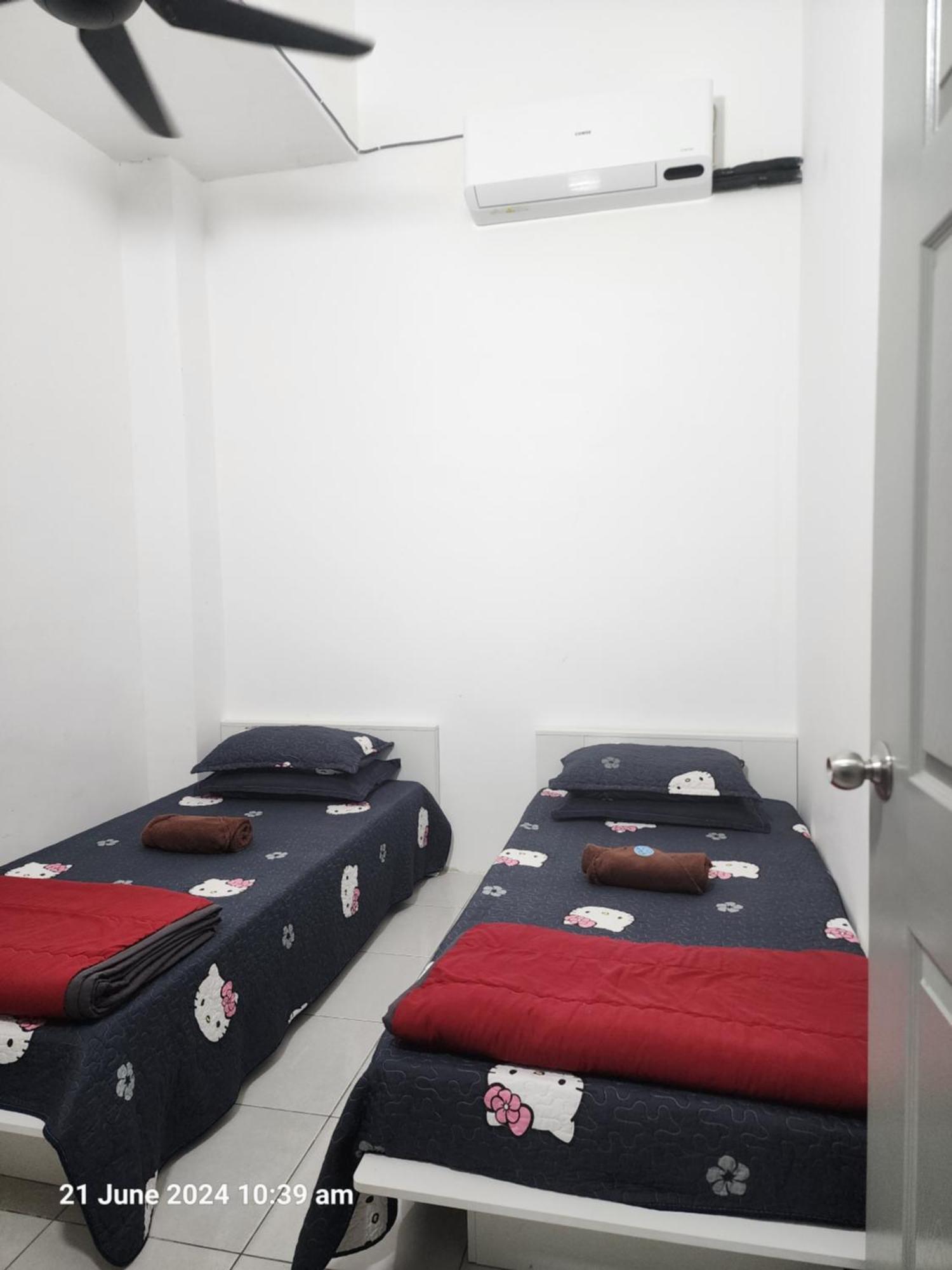 Mieda Rizqi Homestay Kampong Melayu Changkat Larah Esterno foto